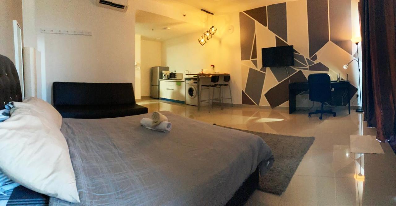 Warm Stay At Trefoil Setia Alam Exterior photo