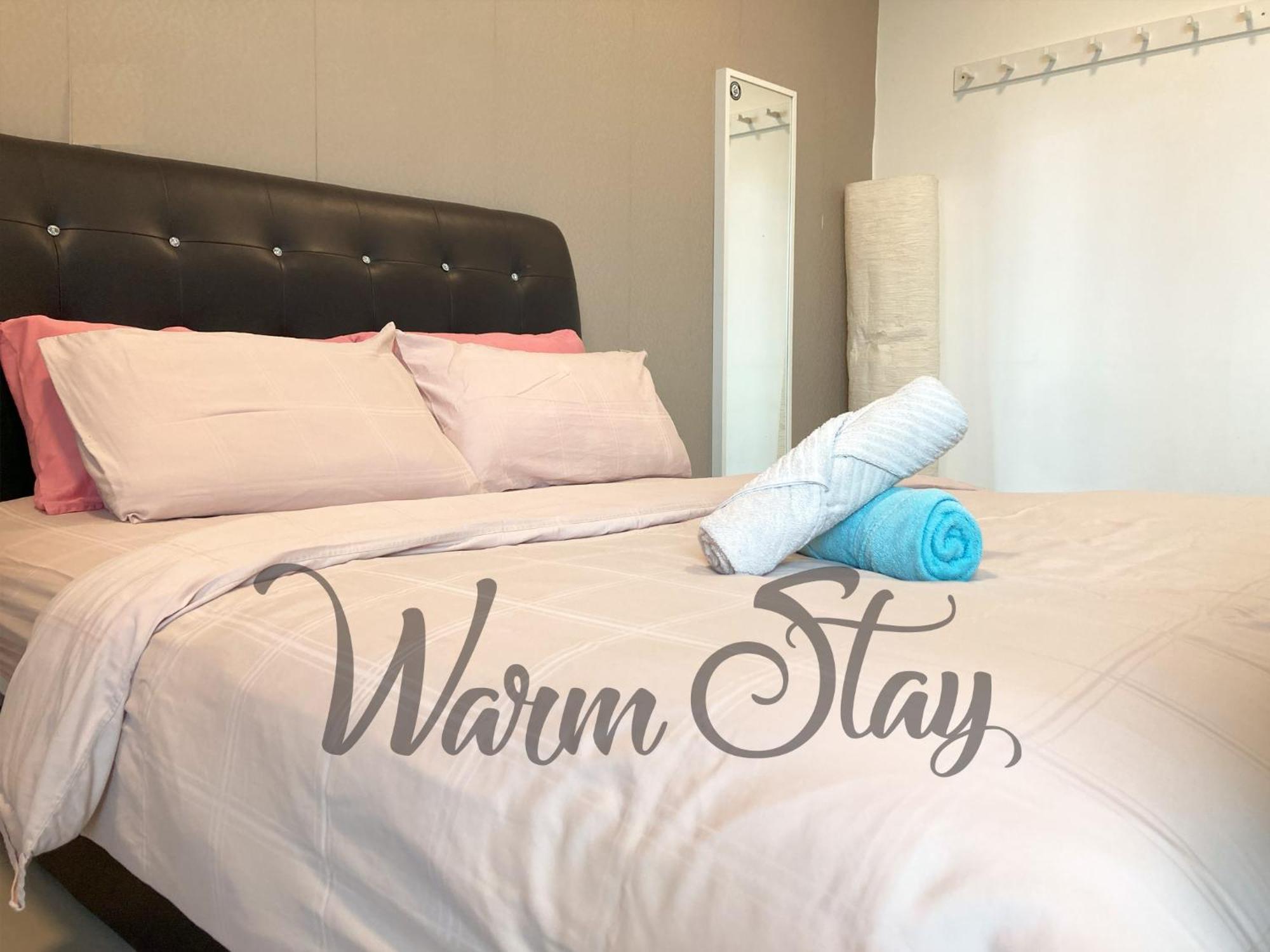 Warm Stay At Trefoil Setia Alam Exterior photo